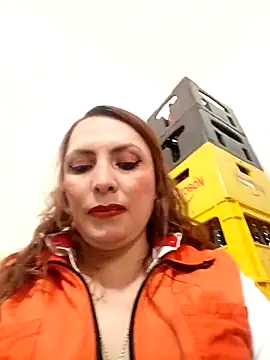 VERONICA  03 online show from 12-15-25, 05:50