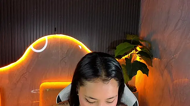 Hollypeyton Tp online show from 09-09-25, 08:08