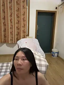 Snapshot of xiiuuff18 chatting on 10-30-25, 11:55 xiiuuff18 online show from 10-30-25, 11:55