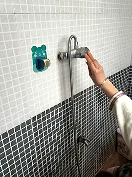 Snapshot of xiiuuff18 chatting on 11-23-25, 11:26 xiiuuff18 online show from 11-23-25, 11:26