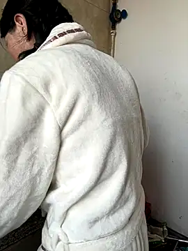 Snapshot of xiiuuff18 chatting on 11-25-25, 11:49 xiiuuff18 online show from 11-25-25, 11:49