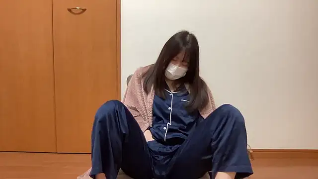 Snapshot of nuu_u chatting on 11-11-25, 03:01 nuu u online show from 11-11-25, 03:01