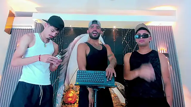 Extreme boys2 online show from 10-17-25, 01:46