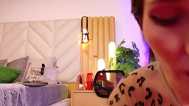 Zafiro Gem  online show from 09-17-25, 07:37