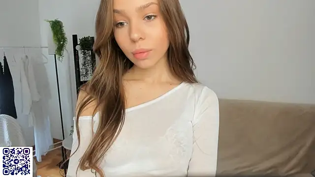 Snapshot of BlurryWish chatting on 09-21-25, 12:18 BlurryWish online show from 09-21-25, 12:18