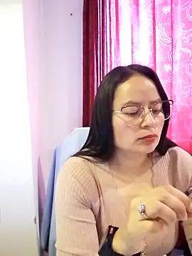 Daliz Leon online show from 11-29-25, 08:12