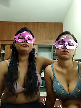 your chandni04 online show from 10-10-25, 07:51