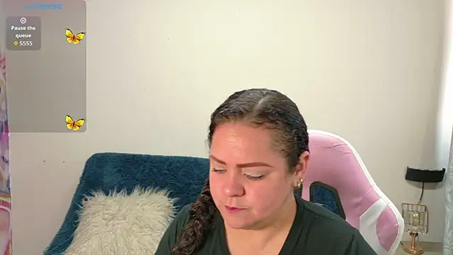 Snapshot of Miss_Adriana01 chatting on 02-11-26, 01:05 Miss Adriana01 online show from 02-11-26, 01:05