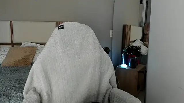 Snapshot of EmystarX chatting on 02-25-26, 11:36 EmystarX online show from 02-25-26, 11:36