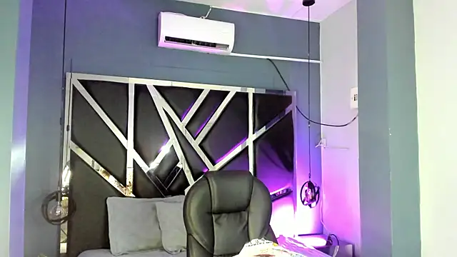 Julieth brown  online show from 09-27-25, 08:47