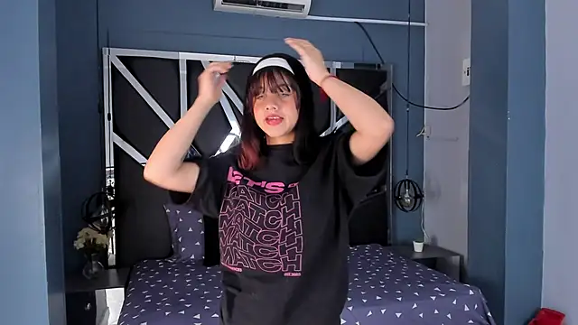 Julieth brown  online show from 10-08-25, 07:44