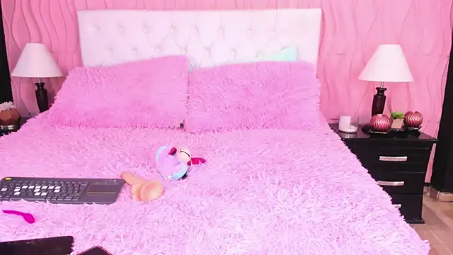 Dulceemia  online show from 09-30-25, 07:52