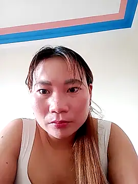 Snapshot of Mainay0033 chatting on 09-19-25, 12:12 Mainay0033 online show from 09-19-25, 12:12