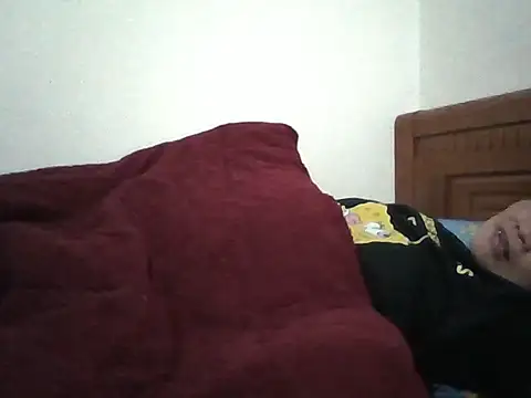 Snapshot of Mainay0033 chatting on 10-07-25, 02:14 Mainay0033 online show from 10-07-25, 02:14