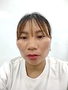 Snapshot of Mainay0033 chatting on 10-21-25, 06:52 Mainay0033 online show from 10-21-25, 06:52