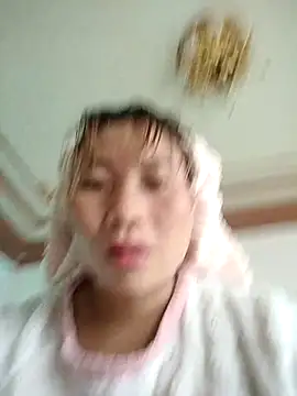 Snapshot of Mainay0033 chatting on 10-24-25, 03:14 Mainay0033 online show from 10-24-25, 03:14