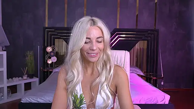 BellaRayyy online show from 09-28-25, 06:19