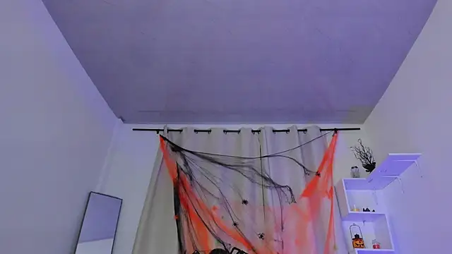 Snapshot of Selenafox_0 chatting on 10-14-25, 02:01 Selenafox 0 online show from 10-14-25, 02:01