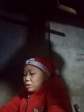 Snapshot of _YooY_ chatting on 11-30-25, 11:03 YooY online show from 11-30-25, 11:03