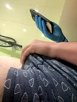 Dickii21 online show from 10-13-25, 08:03