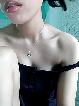 Snapshot of Ly-ny chatting on 09-17-25, 07:10 Ly-ny online show from 09-17-25, 07:10