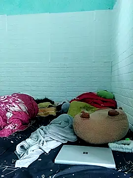 Snapshot of Ly-ny chatting on 09-23-25, 07:00 Ly-ny online show from 09-23-25, 07:00