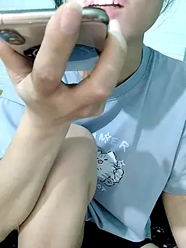 Snapshot of Ly-ny chatting on 10-02-25, 08:10 Ly-ny online show from 10-02-25, 08:10