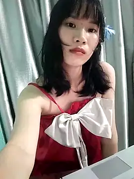 Snapshot of Ly-ny chatting on 10-15-25, 05:13 Ly-ny online show from 10-15-25, 05:13