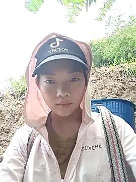 Ananine online show from 10-16-25, 06:58