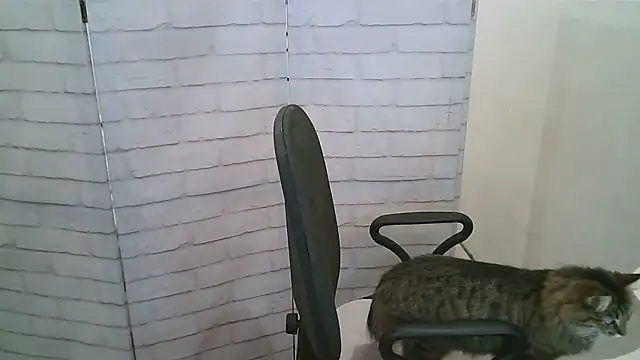 Helen xi  online show from 01-13-26, 05:24