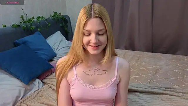 Snapshot of Sylvia_Ortiz chatting on 01-10-26, 09:00 Sylvia Ortiz online show from 01-10-26, 09:00