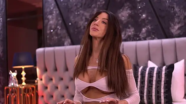 Snapshot of StephieRouse chatting on 02-06-26, 07:45 StephieRouse online show from 02-06-26, 07:45