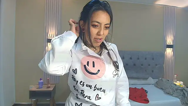 Snapshot of LiaMonroee_ chatting on 09-10-25, 11:43 LiaMonroee online show from 09-10-25, 11:43