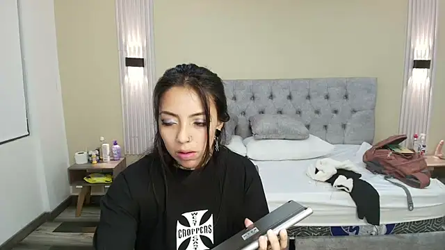 Snapshot of LiaMonroee_ chatting on 09-18-25, 11:45 LiaMonroee online show from 09-18-25, 11:45