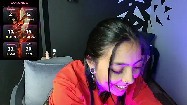 Snapshot of LiaMonroee_ chatting on 10-20-25, 12:05 LiaMonroee online show from 10-20-25, 12:05