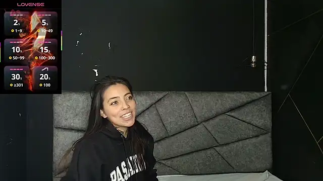 Snapshot of LiaMonroee_ chatting on 10-26-25, 12:22 LiaMonroee online show from 10-26-25, 12:22