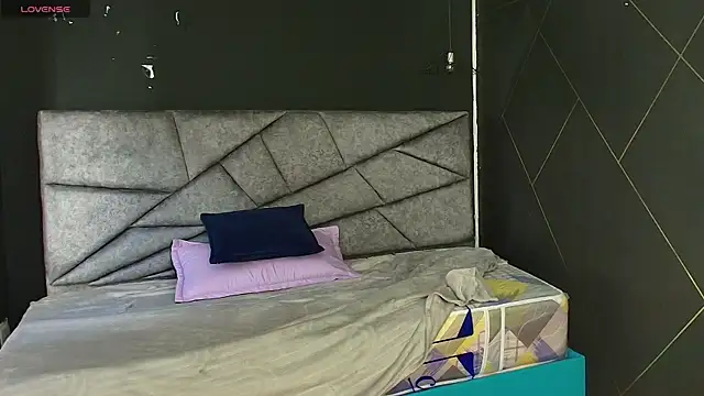 Snapshot of LiaMonroee_ chatting on 11-09-25, 11:52 LiaMonroee online show from 11-09-25, 11:52