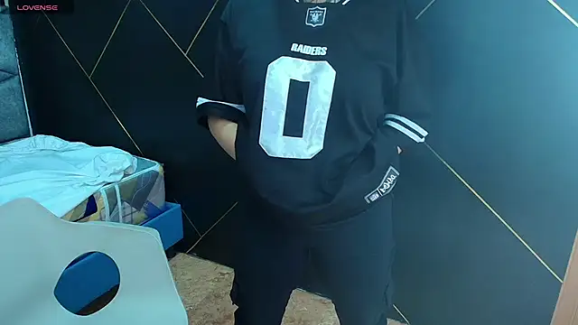 Snapshot of LiaMonroee_ chatting on 11-11-25, 11:54 LiaMonroee online show from 11-11-25, 11:54