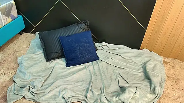 Snapshot of LiaMonroee_ chatting on 11-20-25, 11:43 LiaMonroee online show from 11-20-25, 11:43