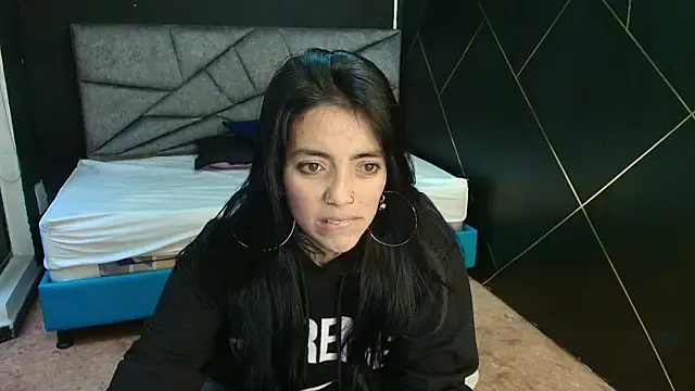 Snapshot of LiaMonroee_ chatting on 11-21-25, 11:53 LiaMonroee online show from 11-21-25, 11:53