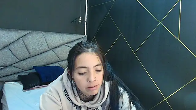 Snapshot of LiaMonroee_ chatting on 12-01-25, 11:48 LiaMonroee online show from 12-01-25, 11:48