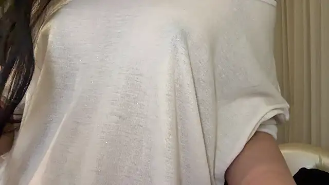 yuer2563 online show from 11-28-25, 03:25