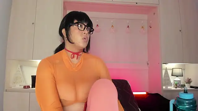 VickyRuiz  online show from 11-17-25, 12:22