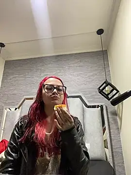 Zami Escobar of online show from 02-18-26, 06:26