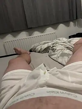 Snapshot of Charlie919111 chatting on 10-10-25, 04:44 Charlie919111 online show from 10-10-25, 04:44