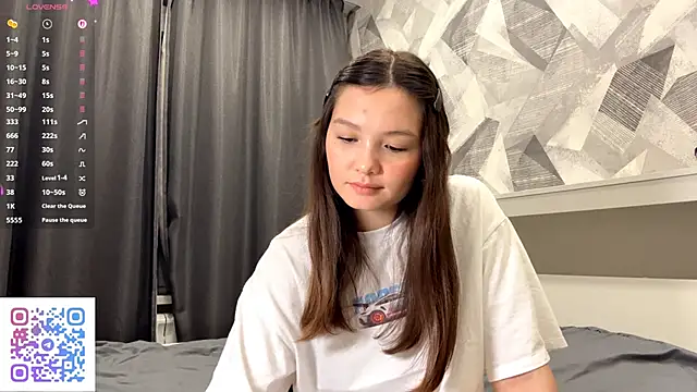 KiraVelvet online show from 10-13-25, 07:25