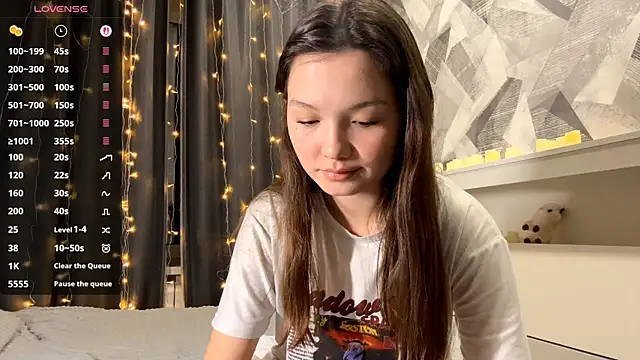 KiraVelvet online show from 11-29-25, 06:11