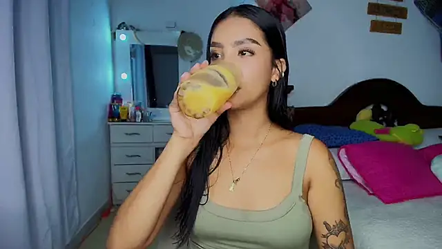 mia yireth online show from 10-16-25, 01:39