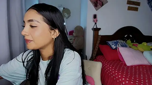 mia yireth online show from 10-25-25, 12:51