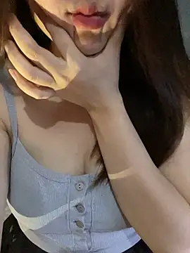 Snapshot of Hinne07 chatting on 01-12-26, 03:06 Hinne07 online show from 01-12-26, 03:06